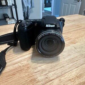 Nikon coolpix L330 digital camera with camera bag